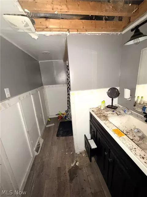 Bath - 54960 Maple Ave, Lansing, OH 43934 photo 2 of 2
