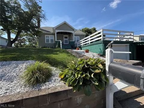 141 Warren Ln, Steubenville, OH 43953
