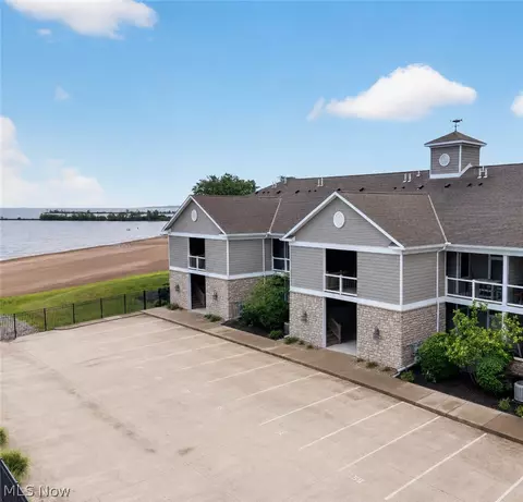 3191 N Beach Towne Ct, Port Clinton, OH 43452