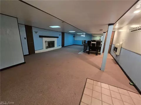 Living - 976 N Pasadena Ave, Elyria, OH 44035 photo 6 of 7