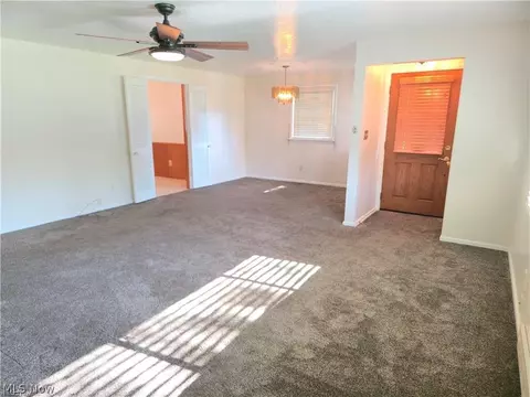 Living - 976 N Pasadena Ave, Elyria, OH 44035 photo 2 of 7