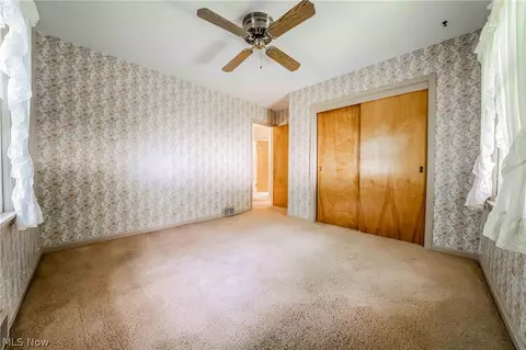 Bedroom - 1094 N Pasadena Ave, Elyria, OH 44035 photo 4 of 10