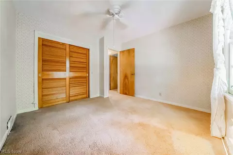 Bedroom - 1094 N Pasadena Ave, Elyria, OH 44035 photo 10 of 10