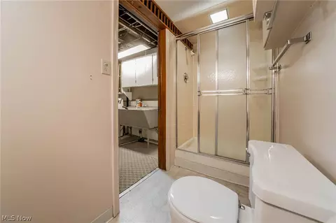 Bath - 1094 N Pasadena Ave, Elyria, OH 44035 photo 3 of 4