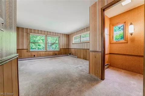 Bedroom - 1094 N Pasadena Ave, Elyria, OH 44035 photo 1 of 10