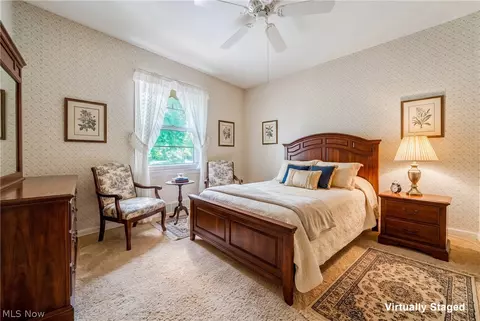 Bedroom - 1094 N Pasadena Ave, Elyria, OH 44035 photo 8 of 10