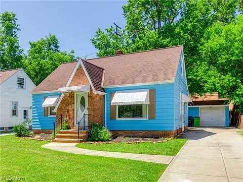 Exterior - 294 E 264th St, Euclid, OH 44132 photo 2 of 4