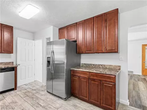 Kitchen - 294 E 264th St, Euclid, OH 44132 photo 2 of 3