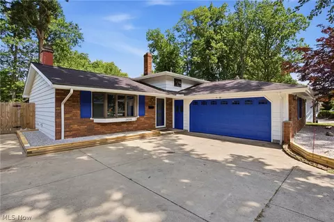 24334 Carla Ln, North Olmsted, OH 44070