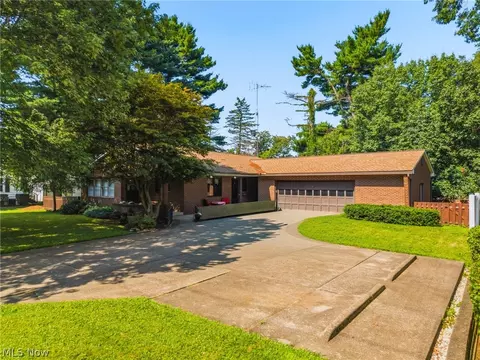515 S Silver St, Louisville, OH 44641