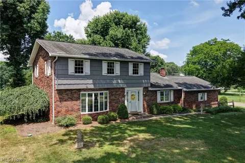 966 College Dr SE, New Philadelphia, OH 44663