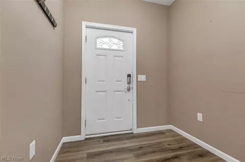 Entry Way - 38155 Highgate Bluff Ln, Willoughby, OH 44094 photo 1 of 2