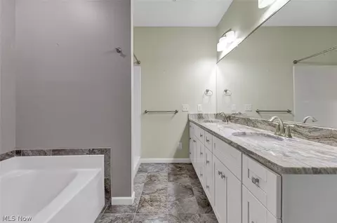 Bath - 38155 Highgate Bluff Ln, Willoughby, OH 44094 photo 1 of 4