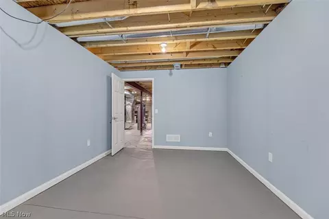 Bedroom - 38155 Highgate Bluff Ln, Willoughby, OH 44094 photo 6 of 6