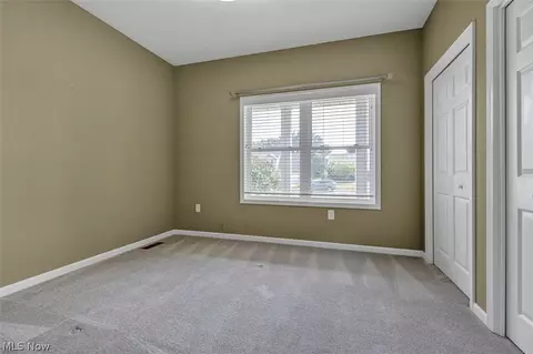 Bedroom - 38155 Highgate Bluff Ln, Willoughby, OH 44094 photo 3 of 6