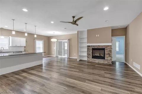 Living - 38155 Highgate Bluff Ln, Willoughby, OH 44094 photo 1 of 6