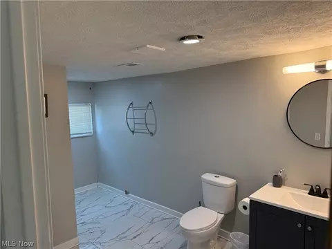 5384 Rolling Ave, Lorain, OH 44055 photo 4