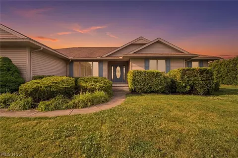 7300 Neff Rd, Valley City, OH 44280