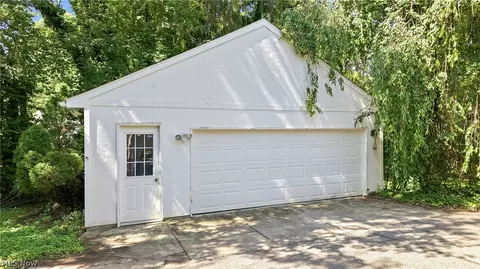 Exterior - 4812 Oak Knoll Dr, Boardman, OH 44512 photo 9 of 9
