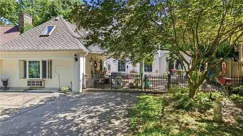 Exterior - 4812 Oak Knoll Dr, Boardman, OH 44512 photo 8 of 9