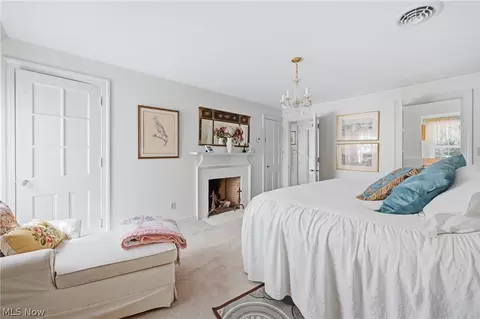Bedroom - 4812 Oak Knoll Dr, Boardman, OH 44512 photo 1 of 8