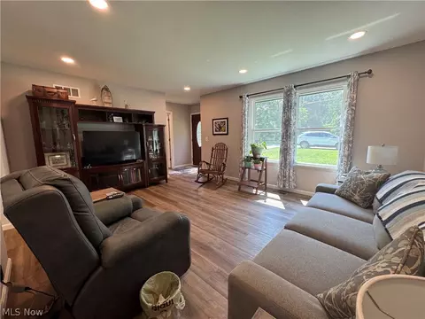 1127 Maple Ave, Madison, OH 44057 photo 12