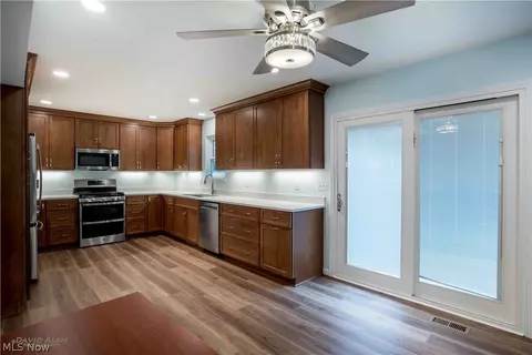 1127 Maple Ave, Madison, OH 44057 photo 3