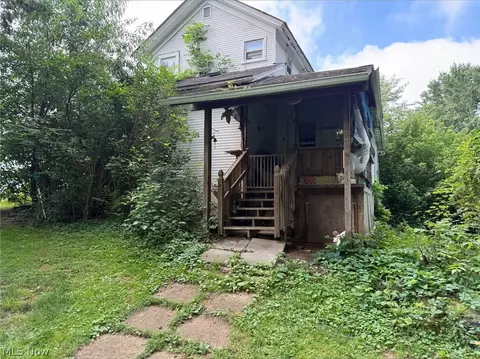 7985 Leaver Ave NW, Canal Fulton, OH 44614