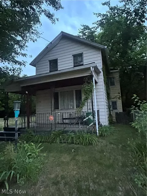2190 E 69th St, Cleveland, OH 44103
