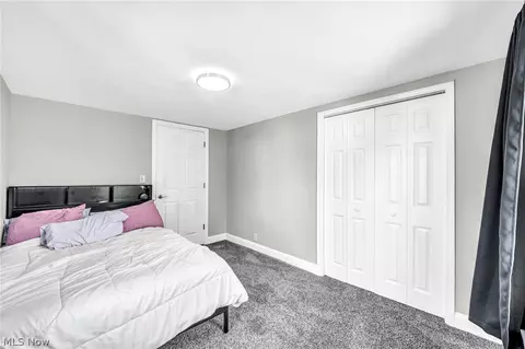Bedroom - 1925 Robindale St, Wickliffe, OH 44092 photo 6 of 9