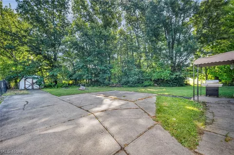 Exterior - 1925 Robindale St, Wickliffe, OH 44092 photo 5 of 7