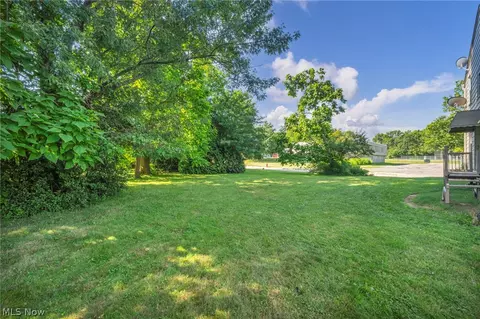 Exterior - 1925 Robindale St, Wickliffe, OH 44092 photo 7 of 7