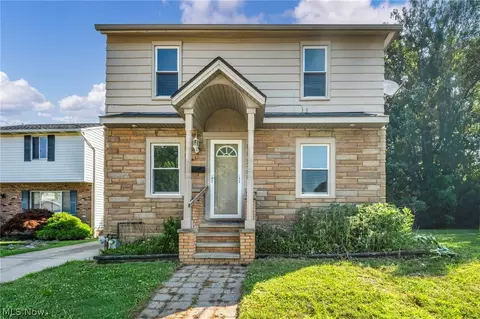 Exterior - 1925 Robindale St, Wickliffe, OH 44092 photo 2 of 7