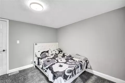 Bedroom - 1925 Robindale St, Wickliffe, OH 44092 photo 9 of 9