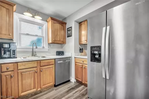 Kitchen - 1925 Robindale St, Wickliffe, OH 44092 photo 2 of 2