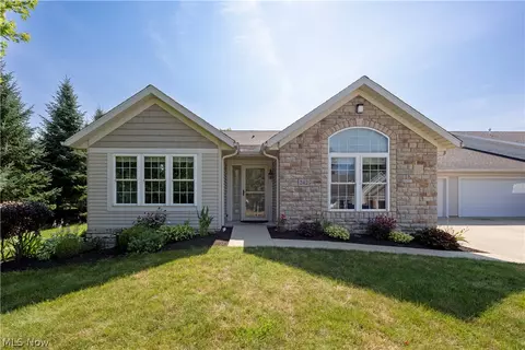 242 Woodbury Cir, Dalton, OH 44618