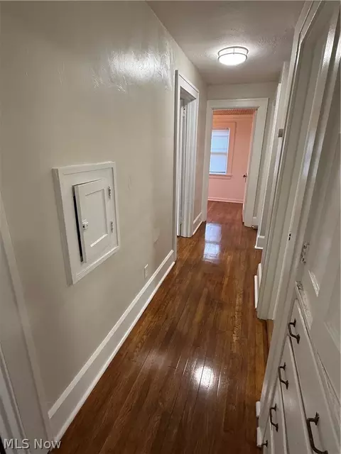 Entry Way - 34 Maple Dr, Boardman, OH 44512 photo 3 of 4