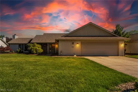 32912 Woodstone Cir, North Ridgeville, OH 44039
