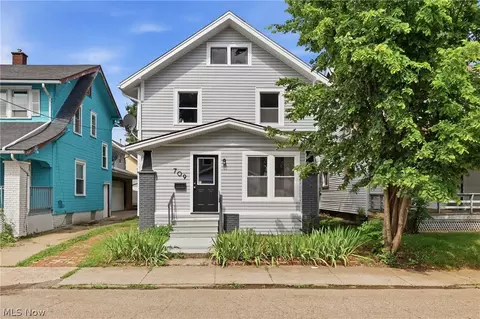 709 Columbus Ave NW, Canton, OH 44708 photo 1