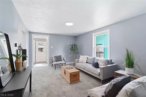 709 Columbus Ave NW, Canton, OH 44708 photo 4