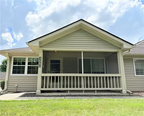 3662 Colony Hill Dr, Zanesville, OH 43701