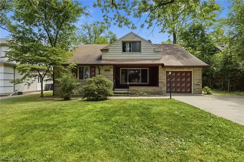 2537 Edgewood Rd, Beachwood, OH 44122