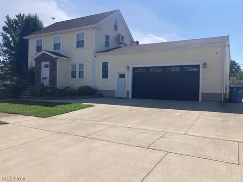 Exterior - 858 Allison Ave, Lorain, OH 44052 photo 2 of 2