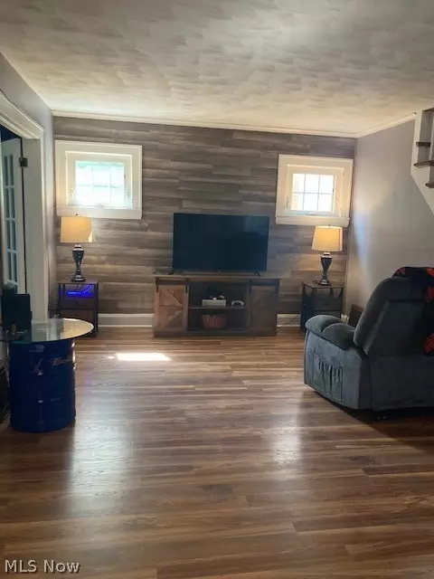 Entry Way - 858 Allison Ave, Lorain, OH 44052 photo 3 of 5