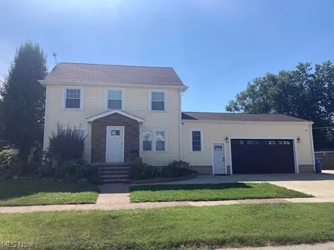 Exterior - 858 Allison Ave, Lorain, OH 44052 photo 1 of 2
