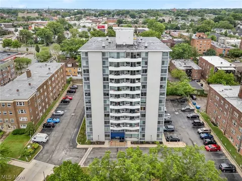 11811 Lake Ave #703, Lakewood, OH 44107