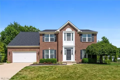 32110 Cozy Meadow Ct, North Ridgeville, OH 44039