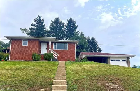 809 Delia Ave, Martins Ferry, OH 43935