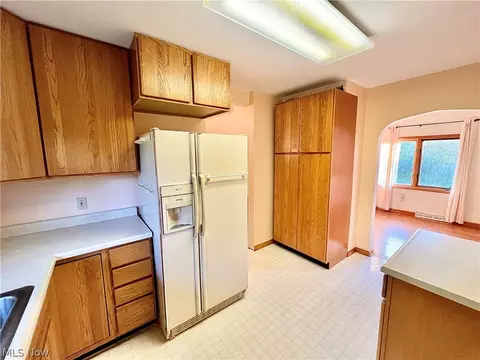8238 Center Rd, Ashtabula, OH 44004 photo 3