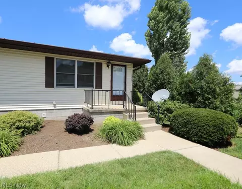 1269 Somerset Dr #B, Salem, OH 44460